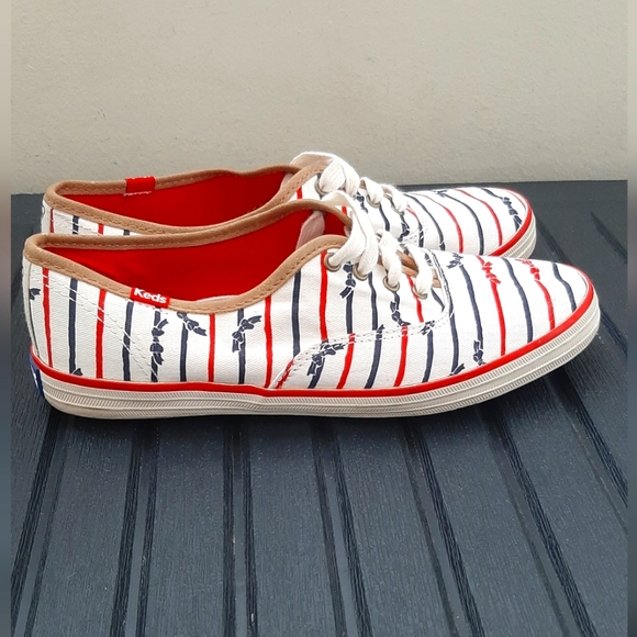 TAYOR SWIFT *Limited Edition* KEDS - Picture 2 of 6